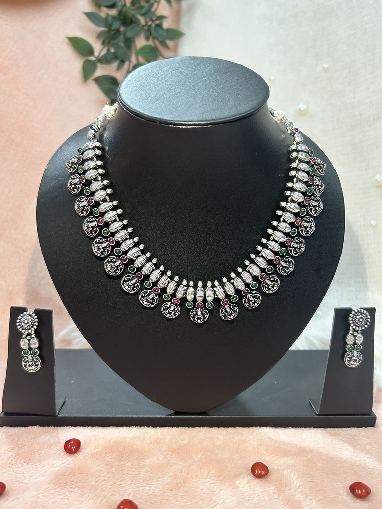 Black Metal Necklace with Mixed Kundan