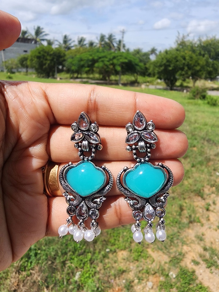 [AZ-E019] Exotic Oxidized Metal Earrings – Turquoise & Silver
